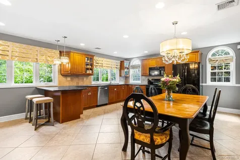 47 Clinton Place Massapequa NY 11758