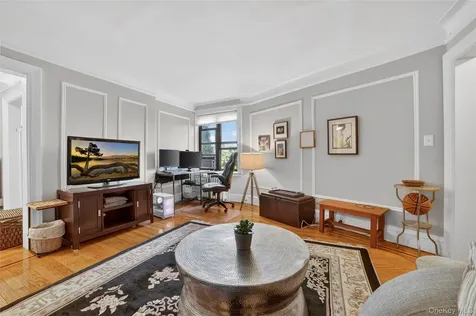 42 Pondfield Road W Bronxville NY 10708