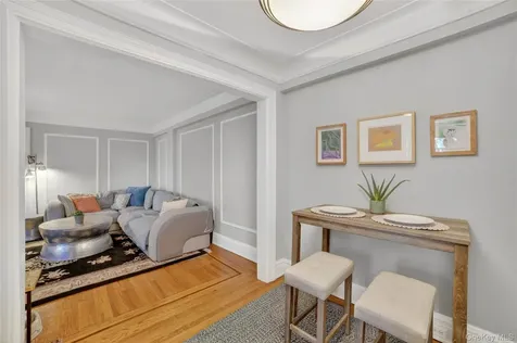 42 Pondfield Road W Bronxville NY 10708