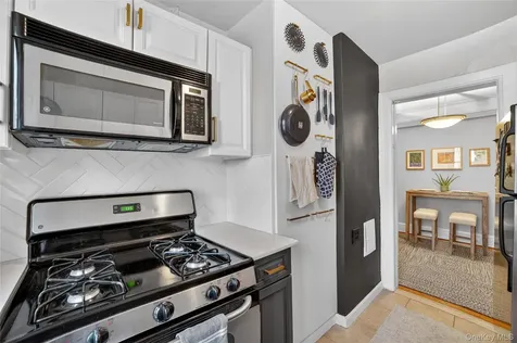 42 Pondfield Road W Bronxville NY 10708