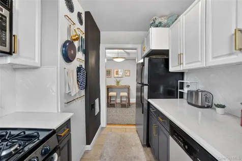 42 Pondfield Road W Bronxville NY 10708