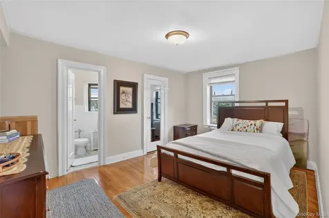 42 Pondfield Road W Bronxville NY 10708