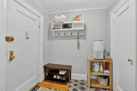 42 Pondfield Road W Bronxville NY 10708