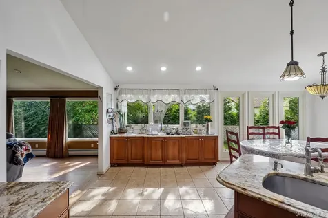 1304 Harbor Road Hewlett Harbor NY 11557