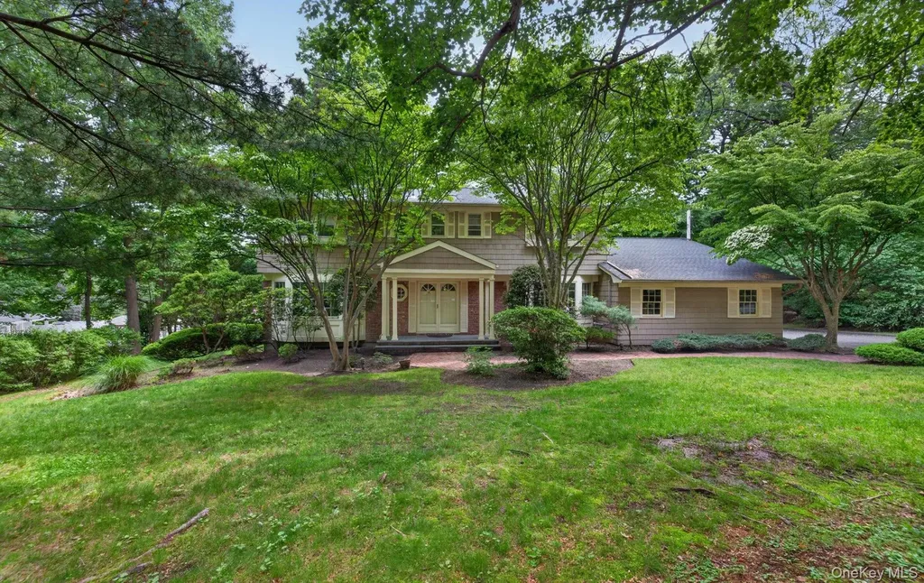 19 Seward Drive Woodbury NY 11797