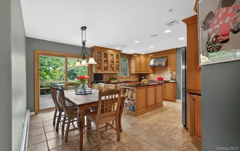 19 Seward Drive Woodbury NY 11797
