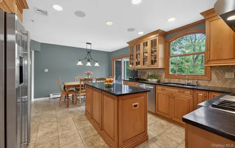 19 Seward Drive Woodbury NY 11797