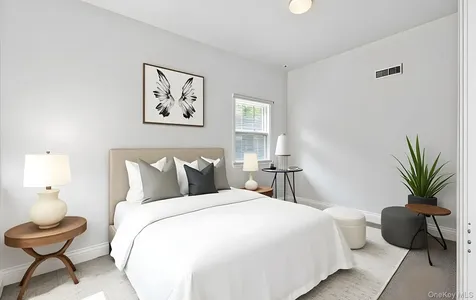 19 Seward Drive Woodbury NY 11797