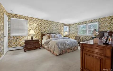 19 Seward Drive Woodbury NY 11797