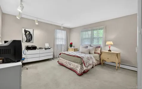 19 Seward Drive Woodbury NY 11797