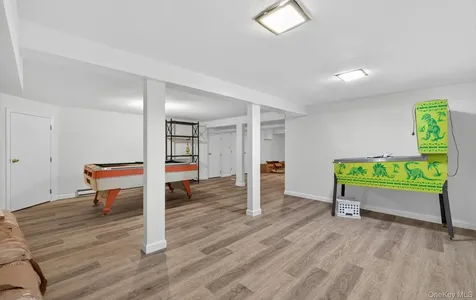 19 Seward Drive Woodbury NY 11797