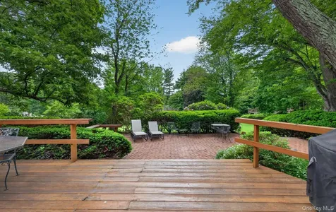 19 Seward Drive Woodbury NY 11797