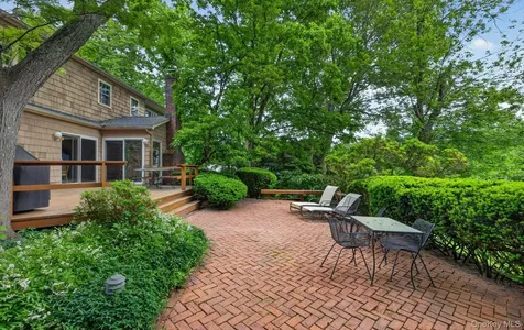 19 Seward Drive Woodbury NY 11797