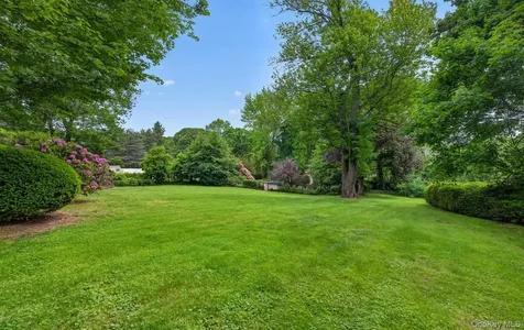 19 Seward Drive Woodbury NY 11797