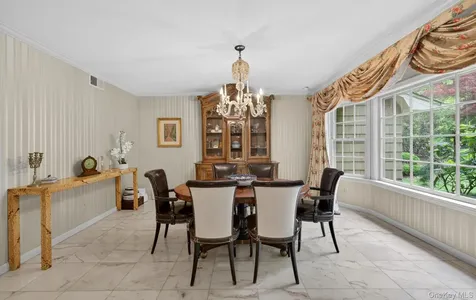 19 Seward Drive Woodbury NY 11797