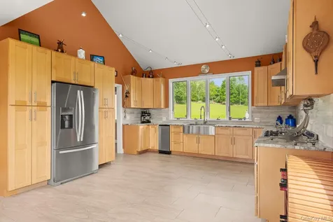 240 A Mountaindale Road Greenfield Park NY 12435