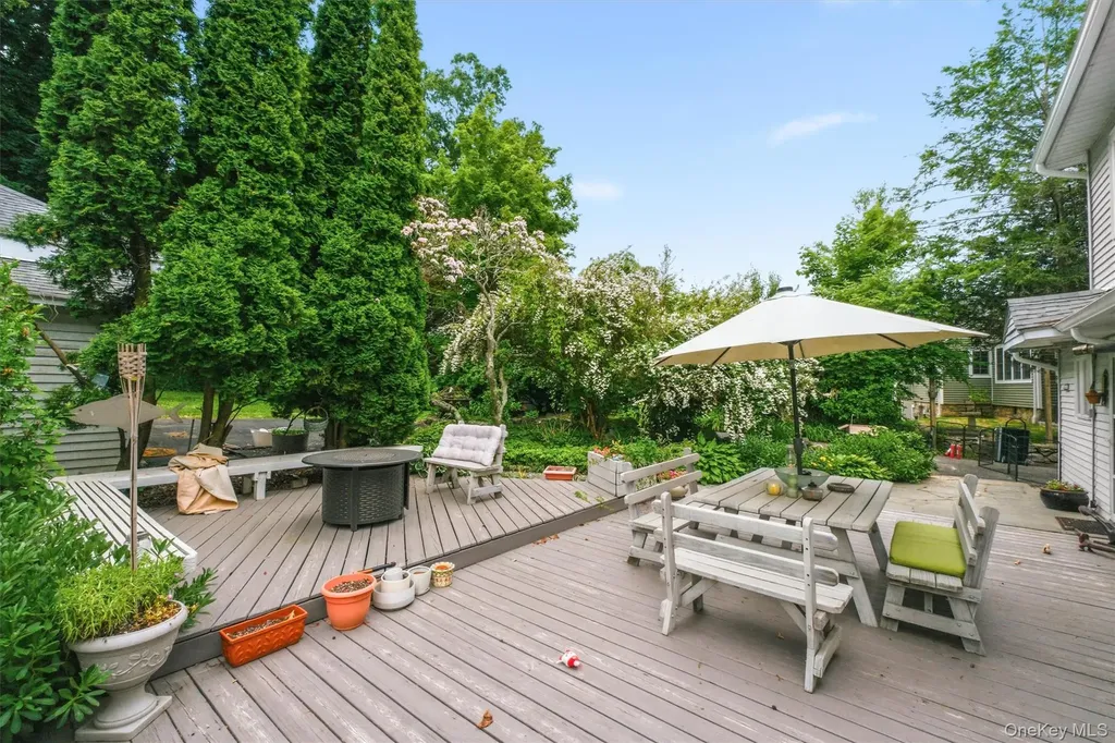 24 Tamarack Road Mahopac NY 10541