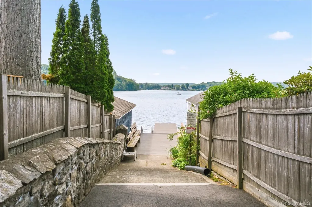 24 Tamarack Road Mahopac NY 10541