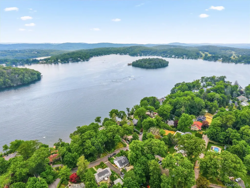 24 Tamarack Road Mahopac NY 10541