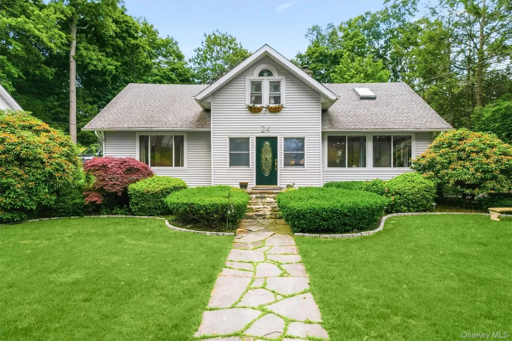 24 Tamarack Road Mahopac NY 10541