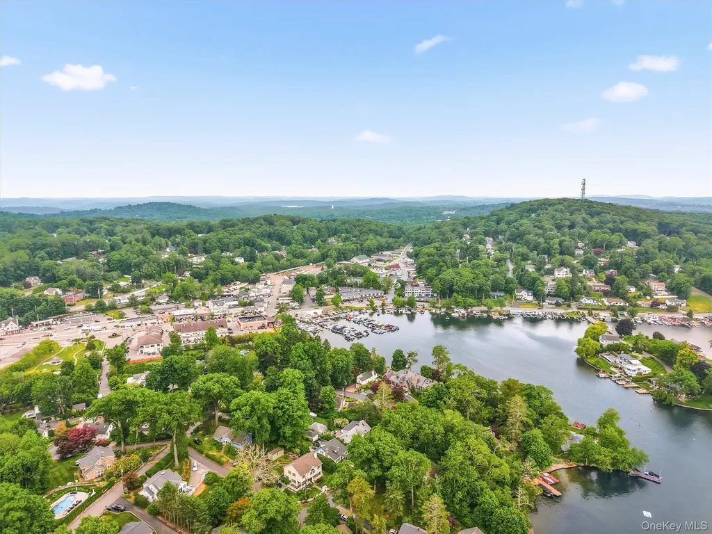 24 Tamarack Road Mahopac NY 10541