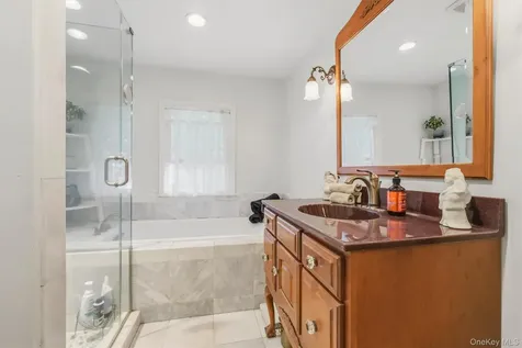 24 Tamarack Road Mahopac NY 10541