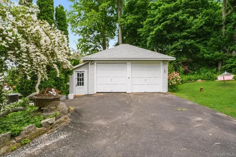 24 Tamarack Road Mahopac NY 10541