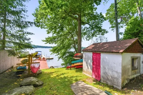 24 Tamarack Road Mahopac NY 10541
