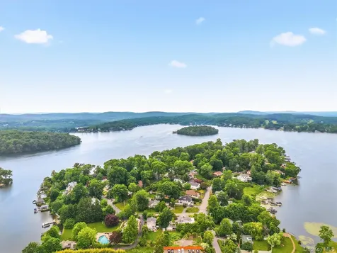 24 Tamarack Road Mahopac NY 10541