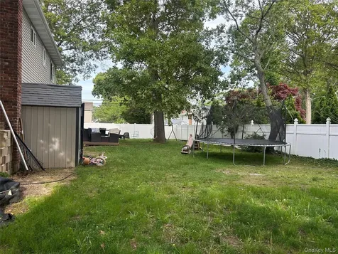 9 Oakley Street Massapequa NY 11758