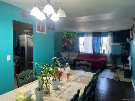 9 Oakley Street Massapequa NY 11758