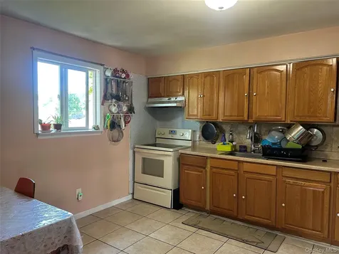 9 Oakley Street Massapequa NY 11758