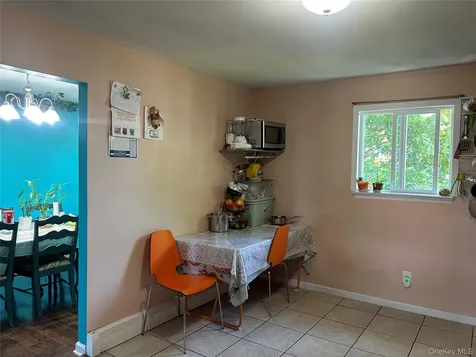 9 Oakley Street Massapequa NY 11758