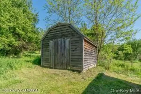 884 Camby Road Millbrook NY 12545