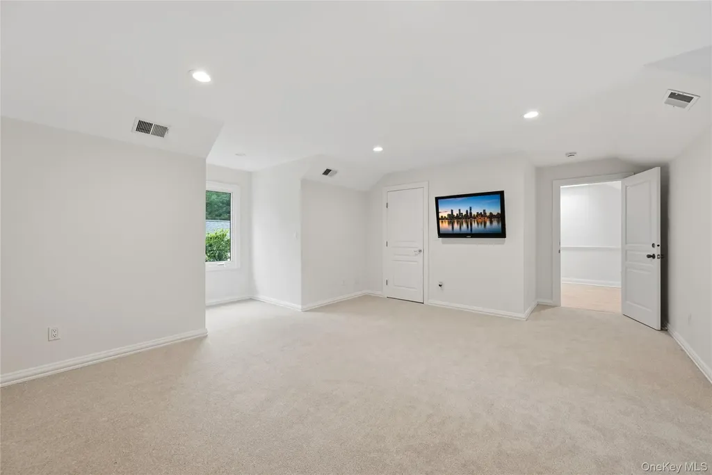 58 South Path Calverton NY 11933