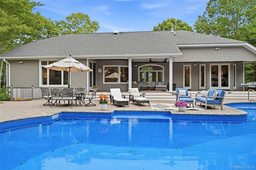 58 South Path Calverton NY 11933