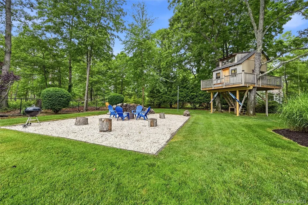 58 South Path Calverton NY 11933