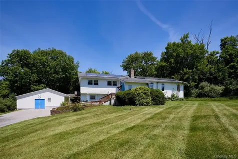17 Derick Drive Fishkill NY 12524