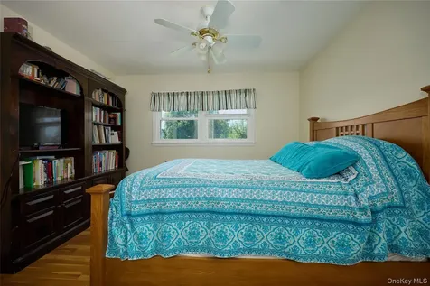 17 Derick Drive Fishkill NY 12524