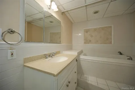 17 Derick Drive Fishkill NY 12524