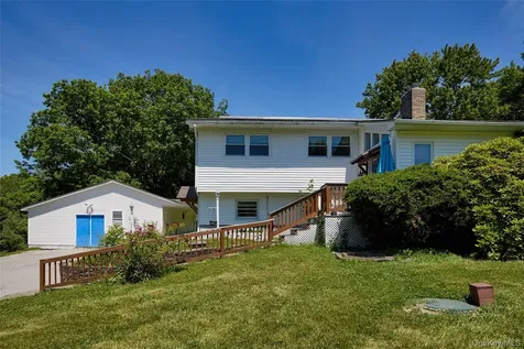 17 Derick Drive Fishkill NY 12524