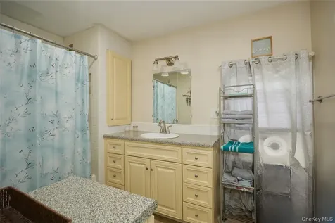17 Derick Drive Fishkill NY 12524