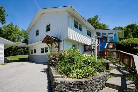 17 Derick Drive Fishkill NY 12524