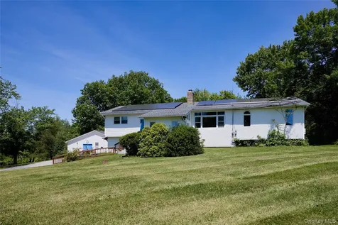 17 Derick Drive Fishkill NY 12524