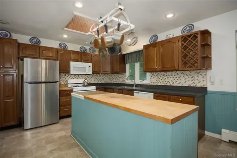 17 Derick Drive Fishkill NY 12524