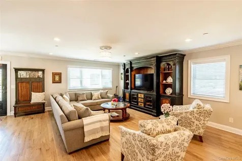 19 Pershing Avenue Babylon NY 11702