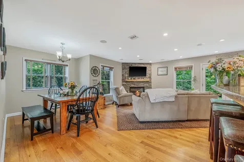 10 Radcliff Boulevard Glen Head NY 11545