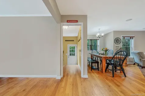 10 Radcliff Boulevard Glen Head NY 11545