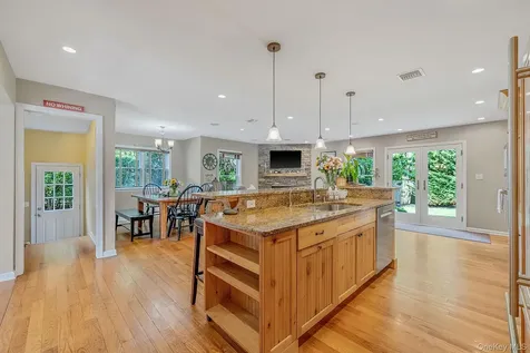 10 Radcliff Boulevard Glen Head NY 11545