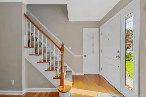 10 Radcliff Boulevard Glen Head NY 11545